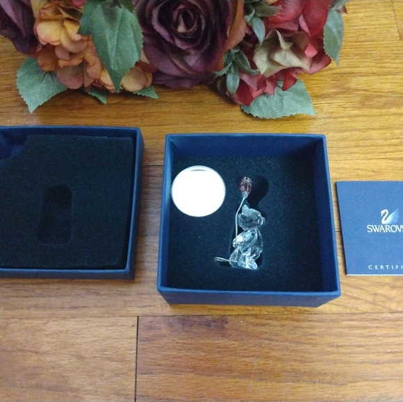 Swarovski Crystal I Love You Kris Bear w/ Pink Heart Balloon & Stand Plate & Box - Picture 12 of 16